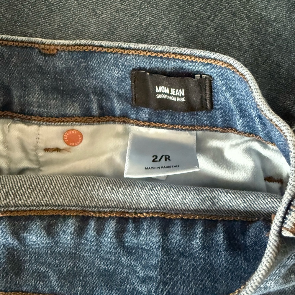Express Super High Rise Mom Jean - Picture 3 of 3